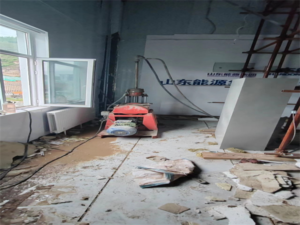 炉霍地基基础下沉墙体裂缝加固注浆顶升施工