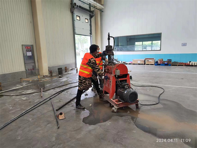 炉霍厂房地面下沉塌陷注浆加固施工